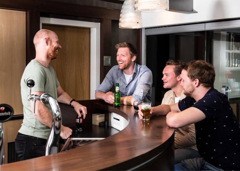 Medewerkers Lammerink in een gezellige sfeer